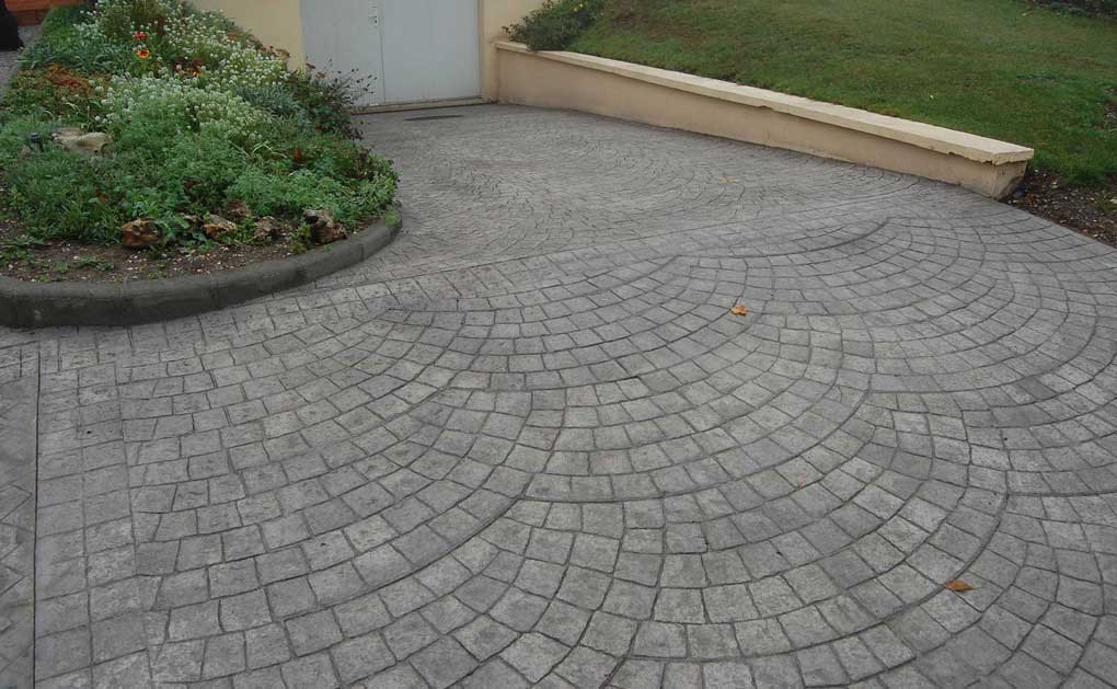 dezavantaje beton amprentat