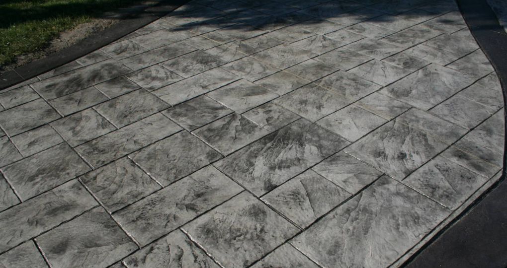 beton amprentat negru